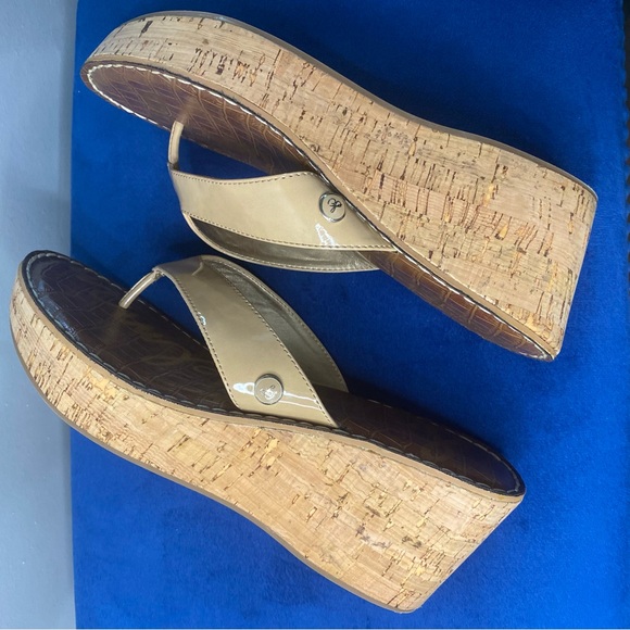 Sam Edelman Romy sandals patent leather tan flip flop wedges. - Picture 9 of 14